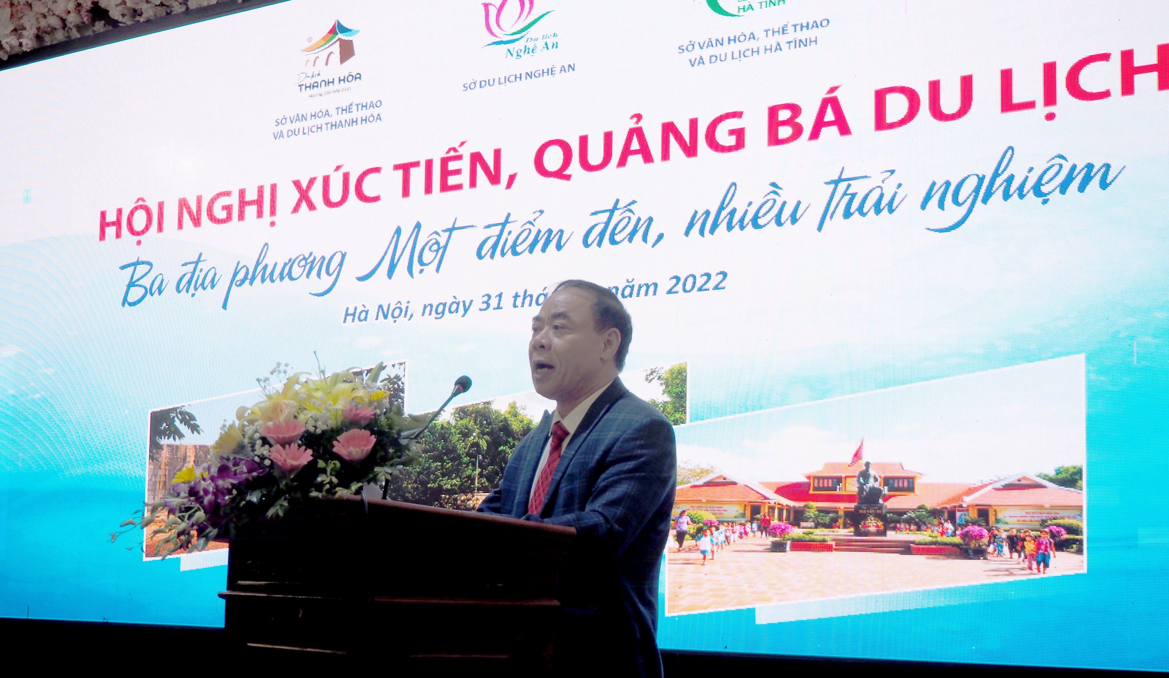 Giám đốc Sở Du lịch Nghệ An Nguyễn Mạnh Cường phát biểu tại hội nghị